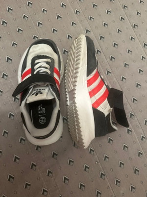 Αθλητικά Adidas παιδικά μεταχειρισμένα, μέγεθος 29