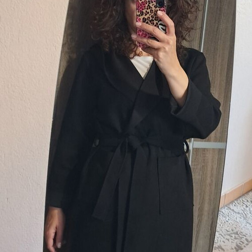 Suede jacket with hood and belt like new, one size black