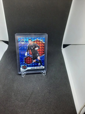 2021 Mosaic FIFA Road to World Cup Blue Prizm Daniel Bachmann #135 Rookie RC като нов