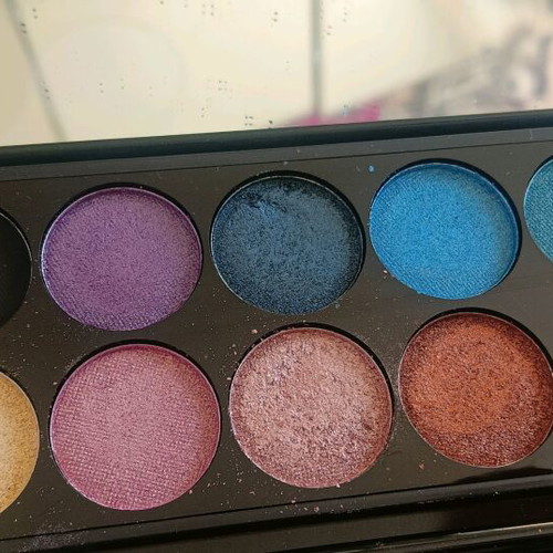 Sleek palettes like new, pack of 4 pieces