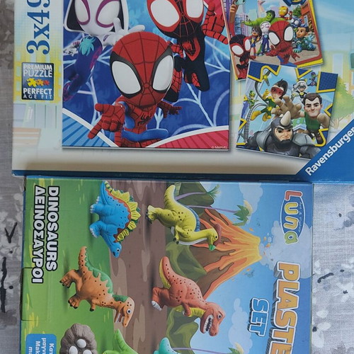 Toys used, various types