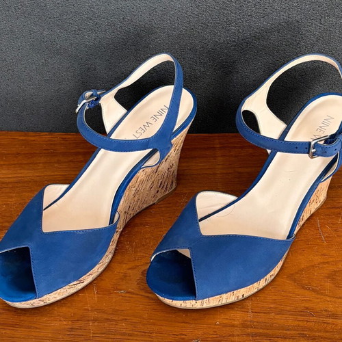 Nine West platform blue suede like new, size 40.5 with cork