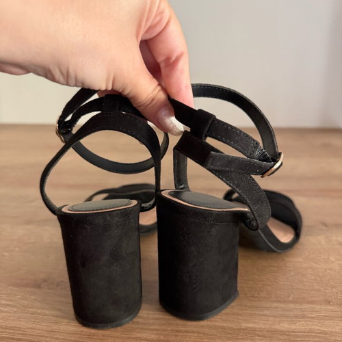 Stradivarius black sandals with thick comfortable 8cm heel used