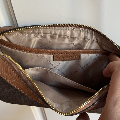 Michael Kors Jet Set Large East West Crossbody bag like new, brown/tan
