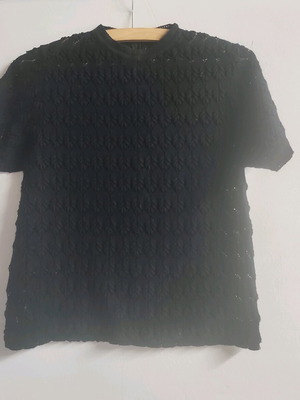 Blouse with embossed pattern black, vintage, like new