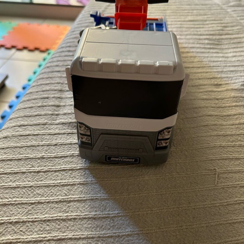 Matchbox Roadside Assistance Vehicle like new with toy car