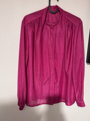 Vintage women's shirt with neck tie like new, fuchsia