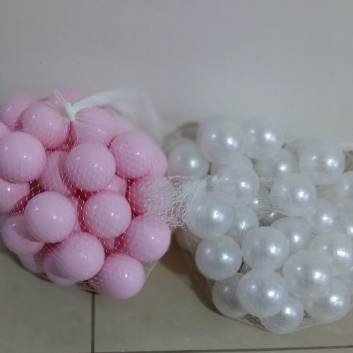 Playpen balls like new, pink and white, pack of 50 pieces