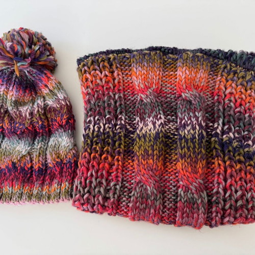Knitted set hat and circular scarf-collar multicolored new