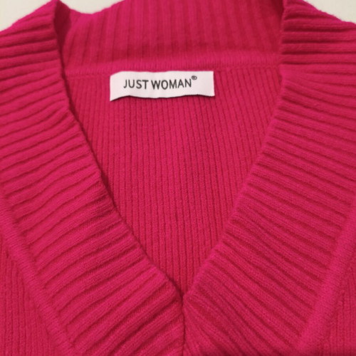 Just Woman fuchsia knit sweater V-neck size M new