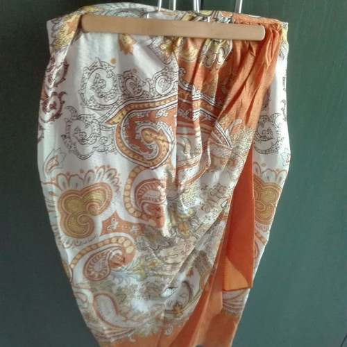 Orange skirt like new