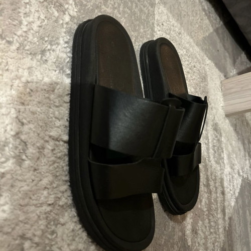 Black low sandals like new with soft sole