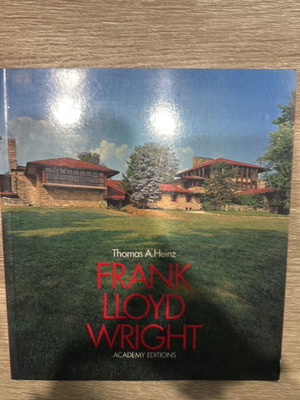 Frank Lloyd Wright book like new