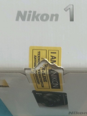 Nikkor Vr 30-110 telephoto lens like new with carrying case