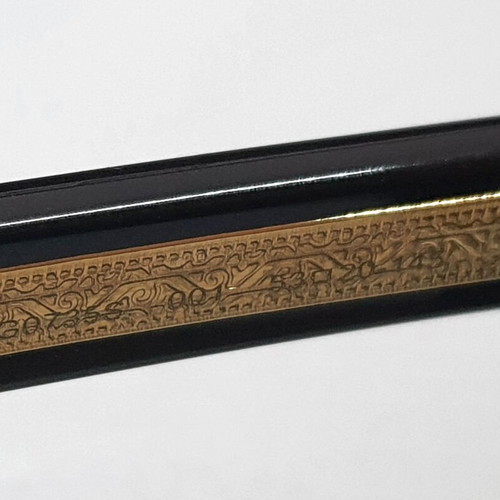 Gucci GG0735S/001 sunglasses like new, black and gold