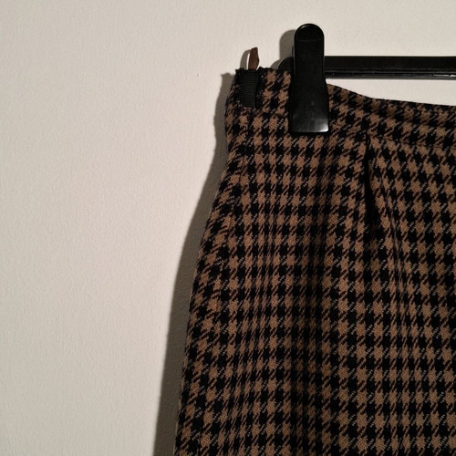 Checked skirt like new, dark brown with blue, alpha line, size L
