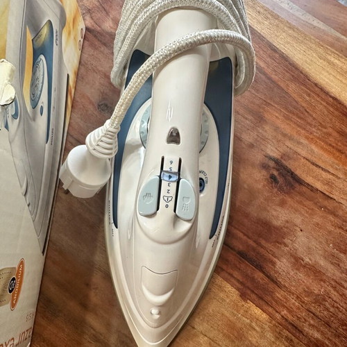 Philips iron like new, small and easy to use