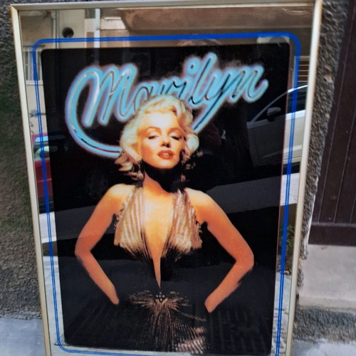 Marilyn Monroe mirror used in excellent condition 82x56.5