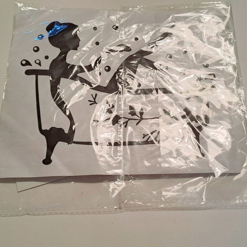 Bathroom accessory set like new with ceramic items and wall sticker