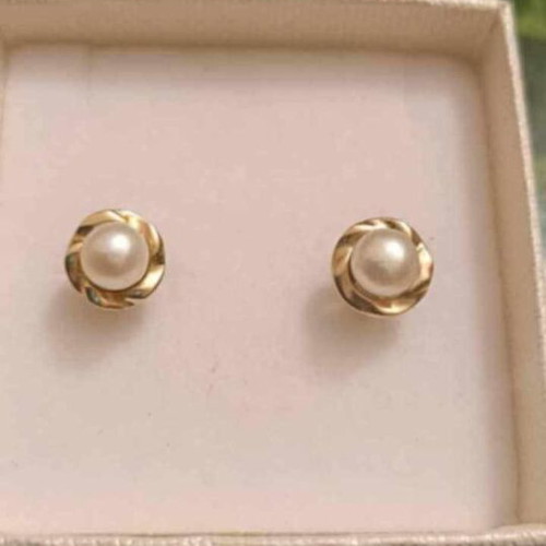 Gold earrings 14 carat with natural pearls new
