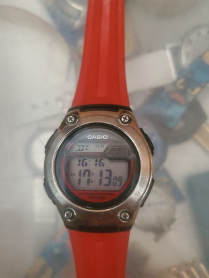 Casio W211 ψηφιακό ρολόι