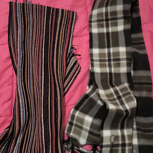 Active Wear scarves like new in colorful checkered patterns