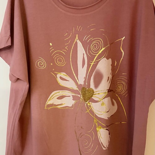 T-shirt with gold design and glitter heart like new, dusty pink