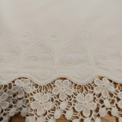 Zara women's blouse medium with embroidery, like new, beige