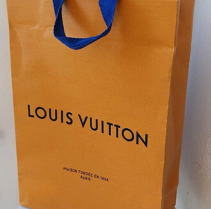 LOUIS VUITTON τσαντάκι