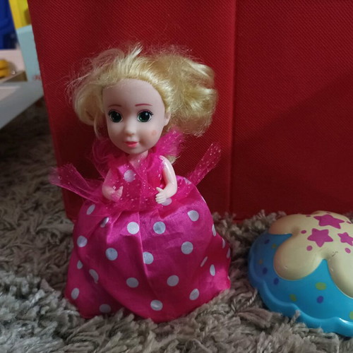 Cupcake doll used that opens and becomes a doll