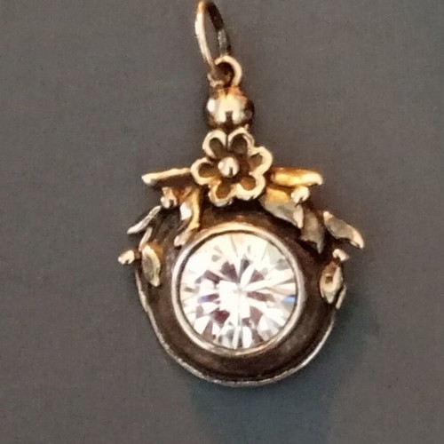 Gold pendant 14k 925 used with brilliant cut zircon