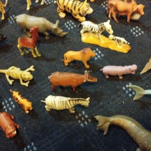 Plastic jungle animals used, pack of 28 large and small