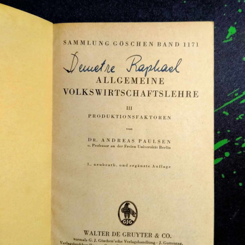 Allgemeine Volkswirtschaftslehre German book for mathematics in excellent condition