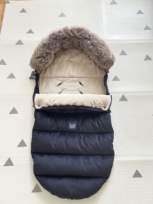 La Millou Footmuff like new with waterproof lining and removable fur hood