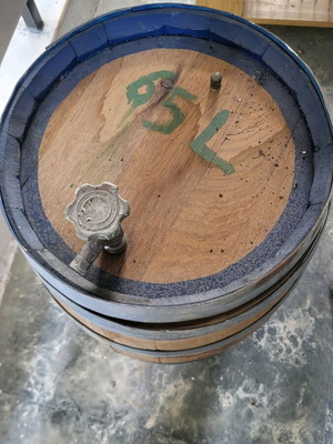 Wooden barrel 65 liters like new