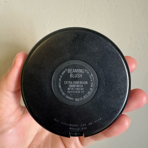 Mac Highlighter Extra Dimension Skin Finish like new, shade Beaming Blush