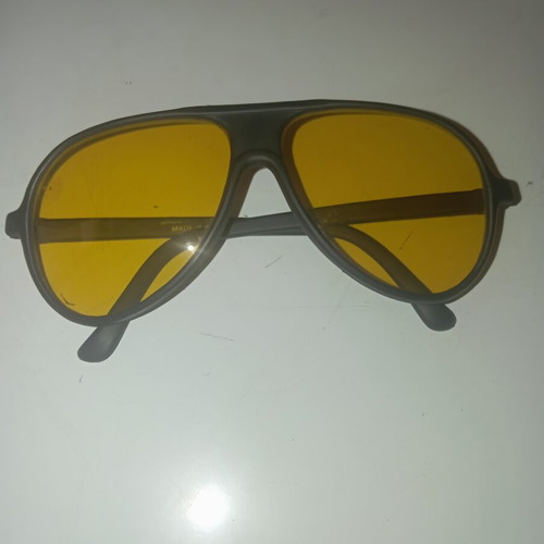 Unisex Night Vision Driving Glasses like new, yellow lens, black frame