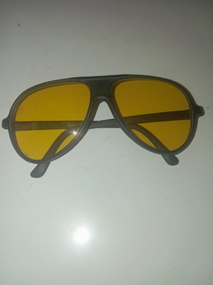 Unisex Night Vision Driving Glasses like new, yellow lens, black frame