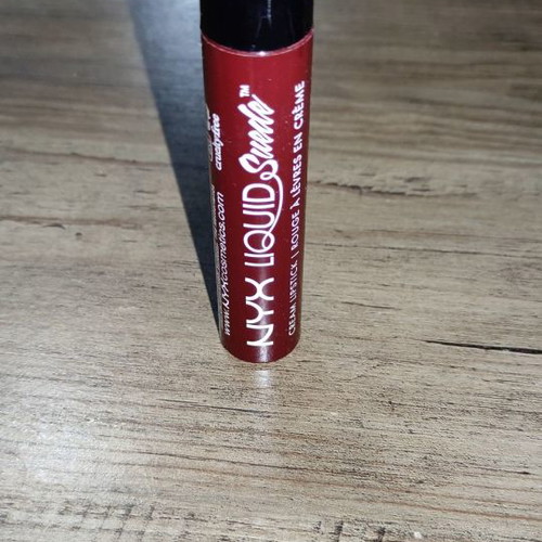 NYX Liquid Suede used, no 03