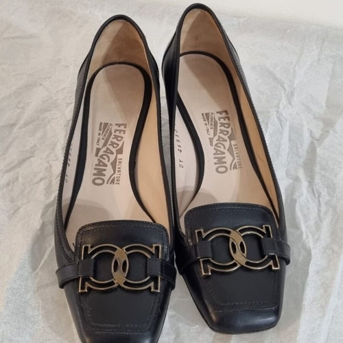 Salvatore Ferragamo shoes size 38.5 used, black pumps