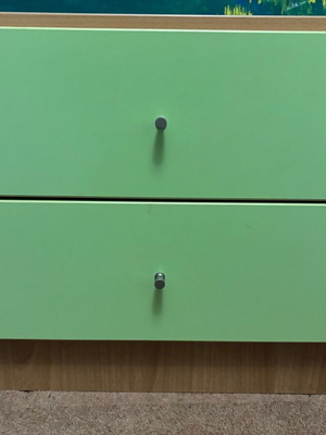 Modena nightstand like new