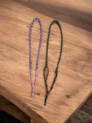Lanyard for mobile phone made of paracord, adjustable length