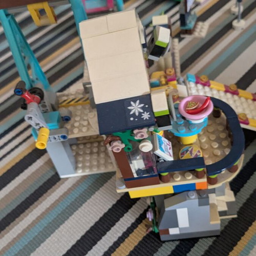 LEGO Friends 41324 Snow Resort Ski Lift with extra handmade lodge