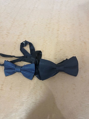 Bow tie set of 2 like new, black and blue