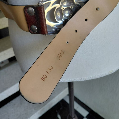 LEYVA Linea Mujer brown leather belt with silver buckle, size 80