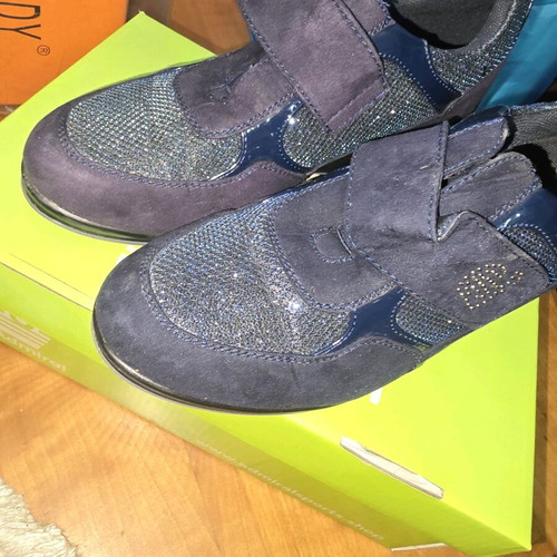 Athletic shoes like new, size 37, blue
