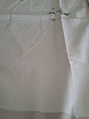 Round tablecloth with rococo embroidery new 180cm with 8 dinner napkins