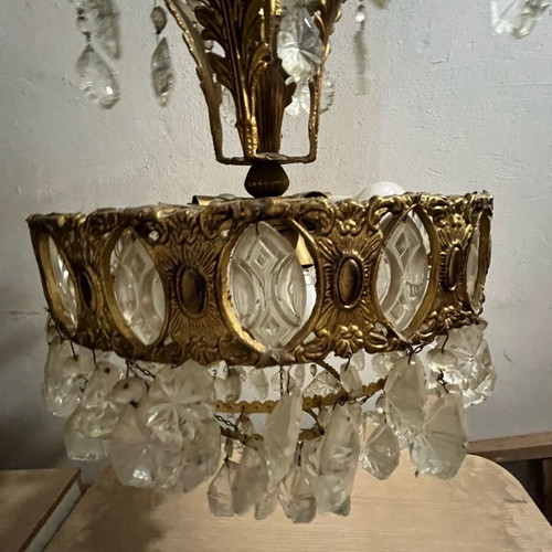 Crystal antique chandelier used with elegance and grandeur