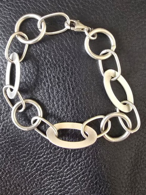 Silver women's bracelet like new