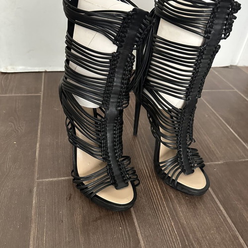 BCBG Maxazria high-heeled sandals like new, size 39, black